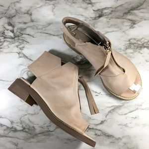 2 Baia Vista Cream Nipper Open Toe Sandal